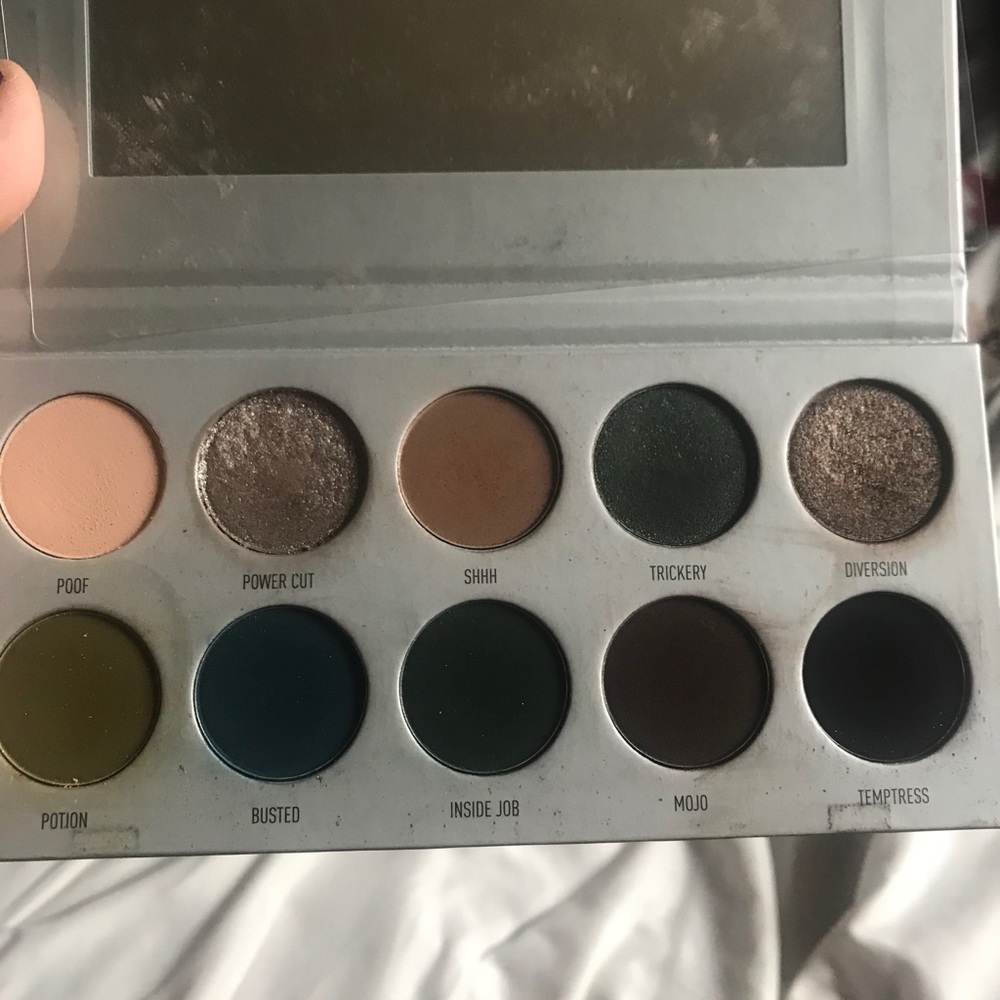 Jaclyn Hill Dark Magic Palette